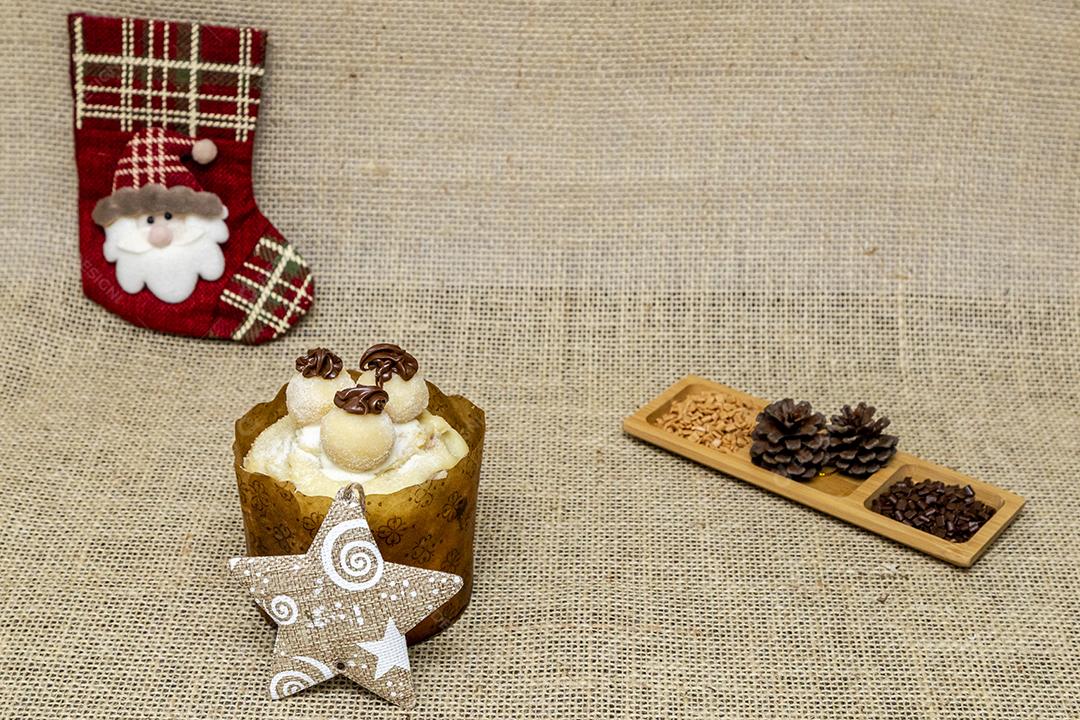 Comida bolo delicioso mesa chocotone