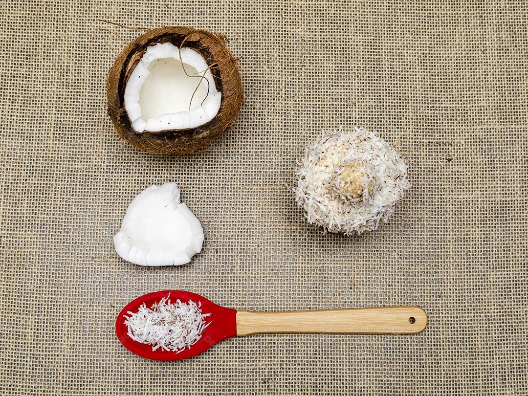 Coco frutas comida mesa bolo