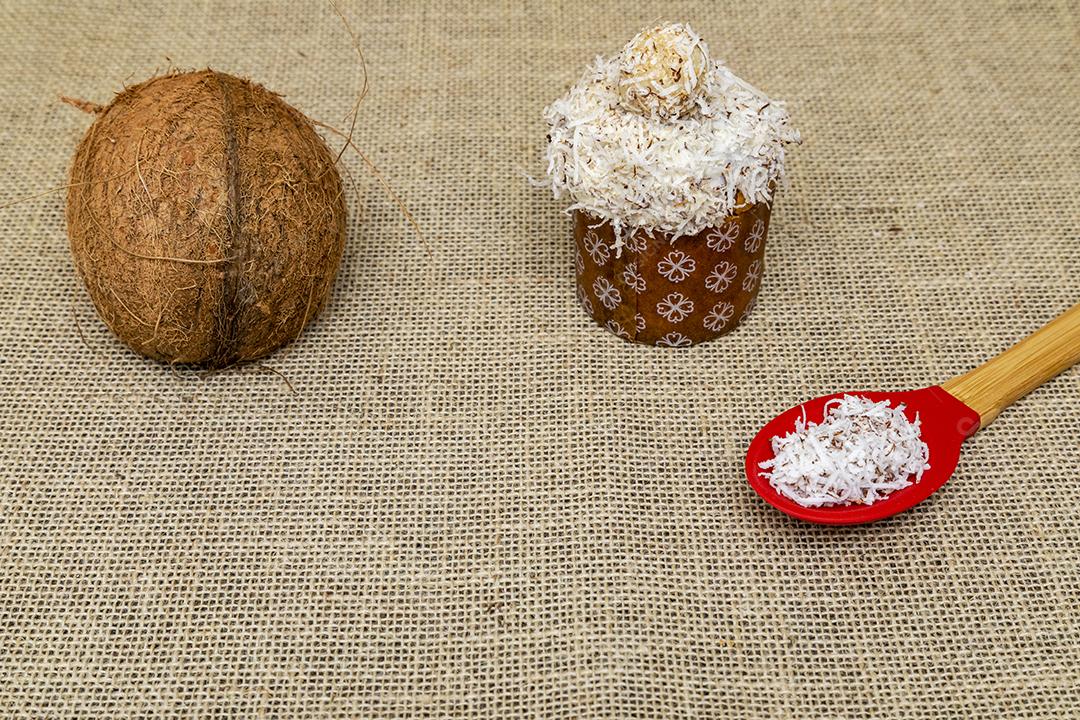 Coco frutas comida mesa colher