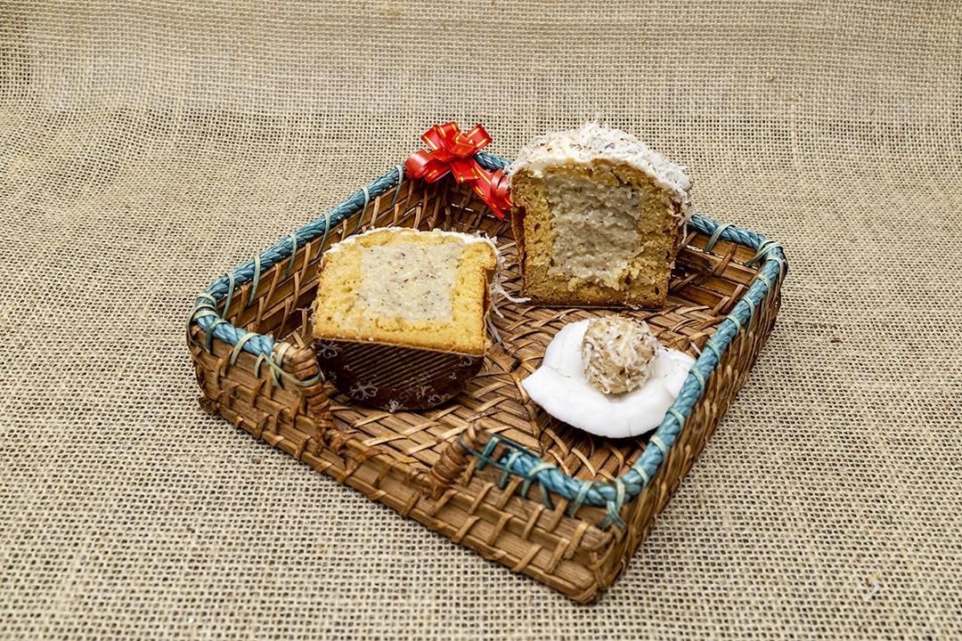 Comida amendoim gotas de chocolate coco ralado