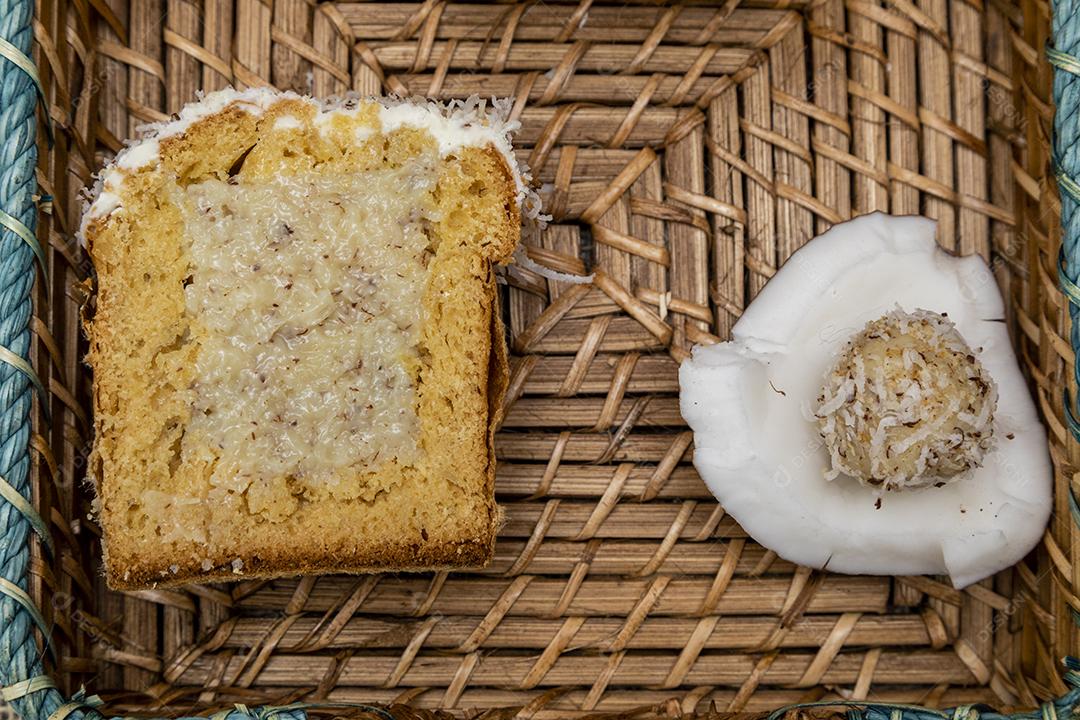 Comida bolo delicioso mesa chocotone