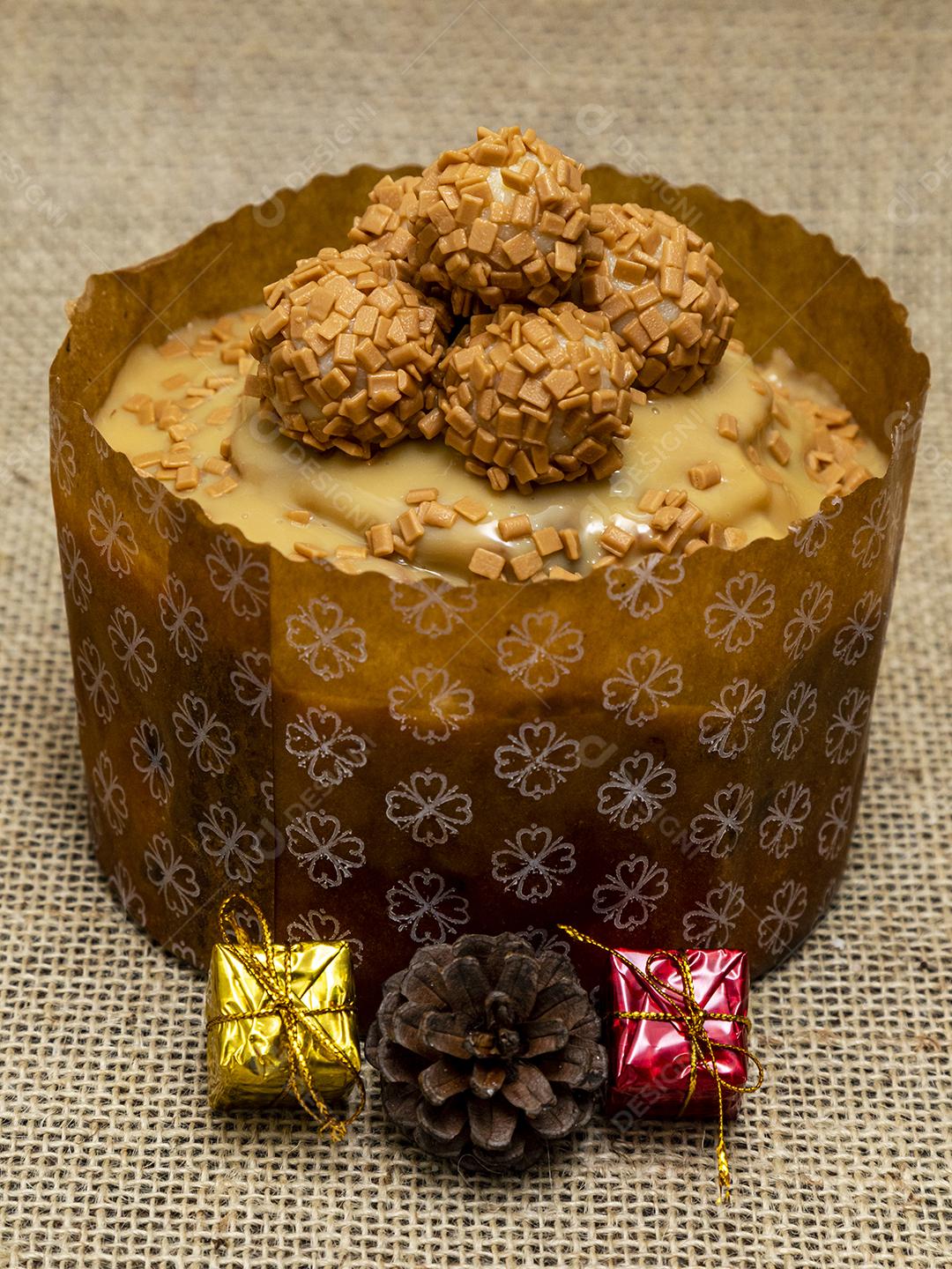 Comida bolo mesa gotas de chocolate