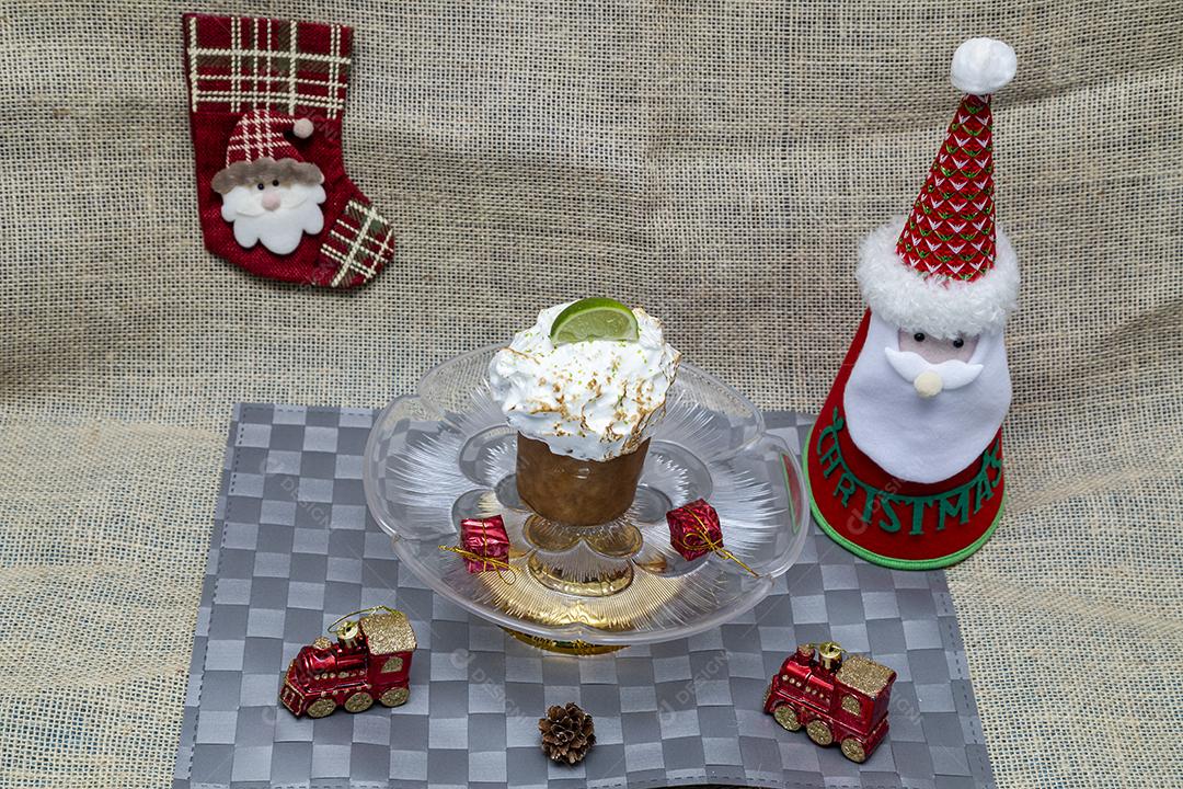 Bolo comida papai noel boneco presentes