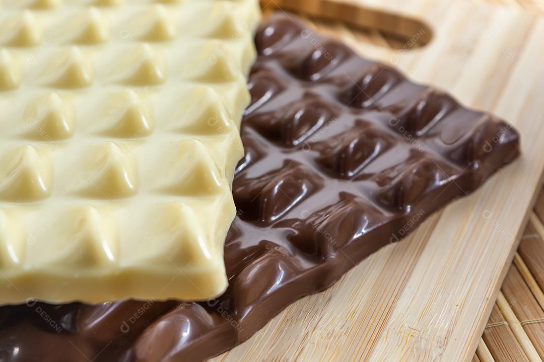 chocolate branco e chocolate ao leite ou chocolate amargo conceito bac