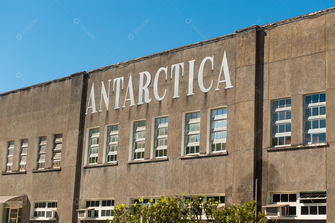 Imagens de um prédio com nome antártica em Joinville Santa Catarina