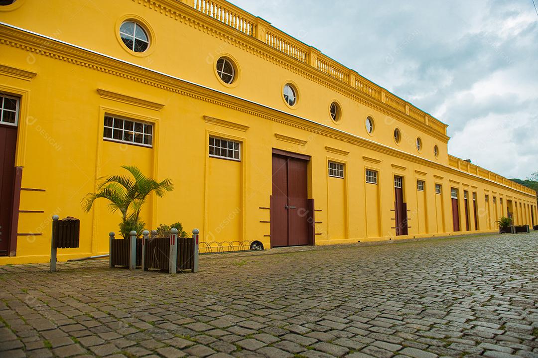 Centro de Joinville casas amarelas