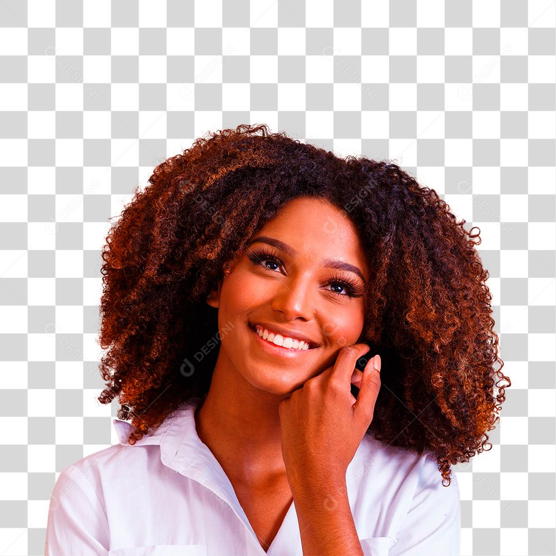 Linda garota afro-americana com um penteado afro sorrindo