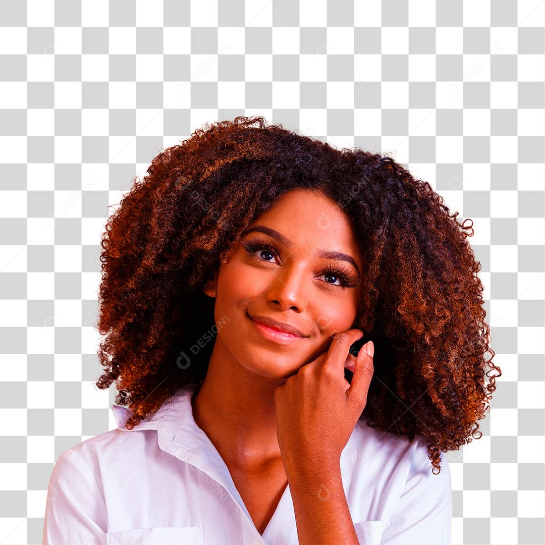Linda garota afro americana com um penteado afro sorrindo