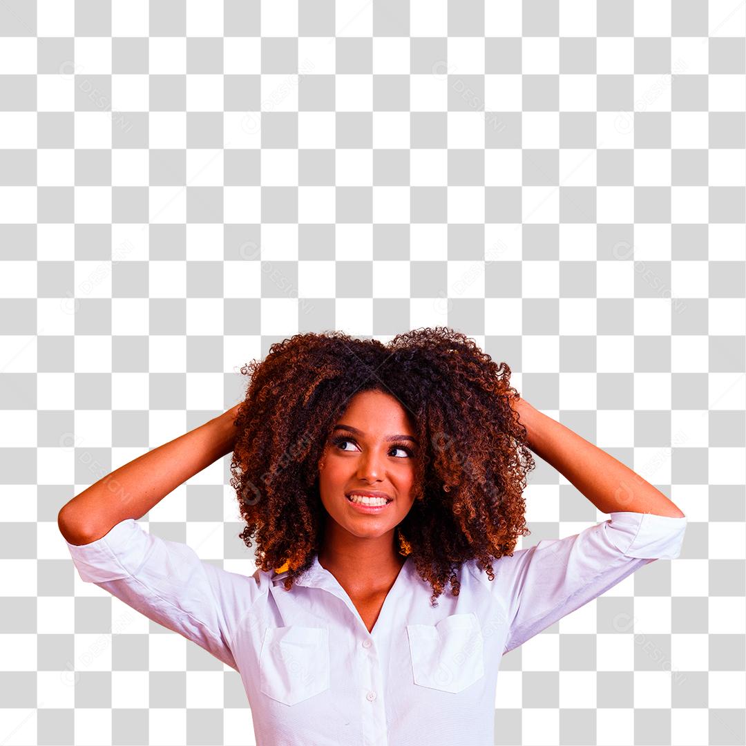 Linda garota com um penteado afro sorrindo