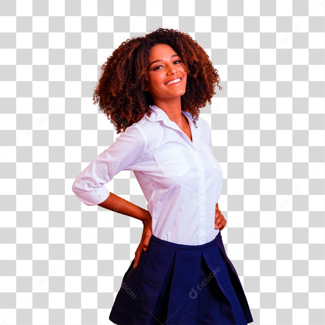 Linda jovem morena com um penteado afro sorrindo