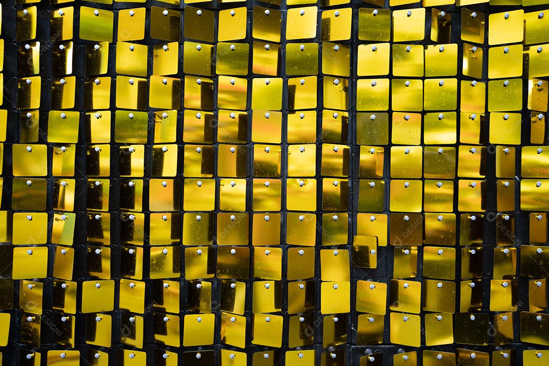 Painel com quadrados amarelos brilhantes