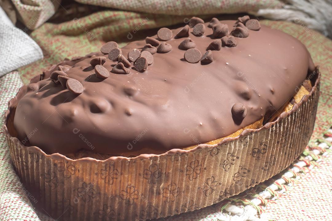 Colomba di Pasqua - bolo de pomba de páscoa tradicional italiano com chocolate..