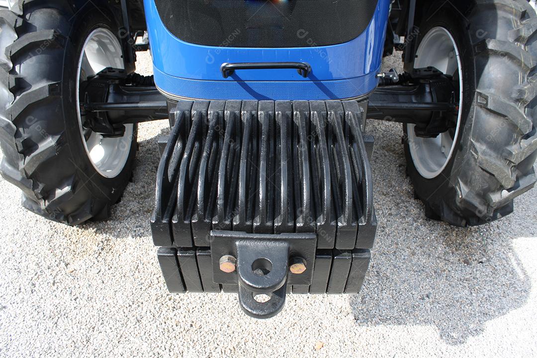 Trabalho de trator, uma ferramenta agrícola moderna