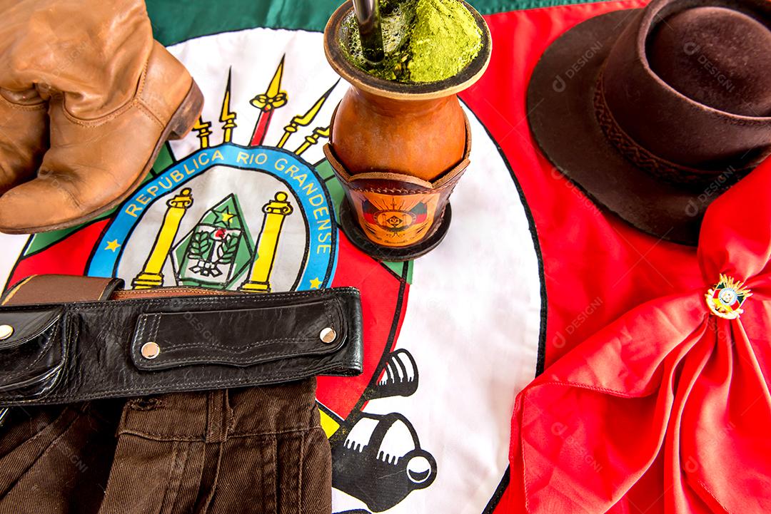 Bandeira do Estado do Rio Grande do Sul com gaita e acoust