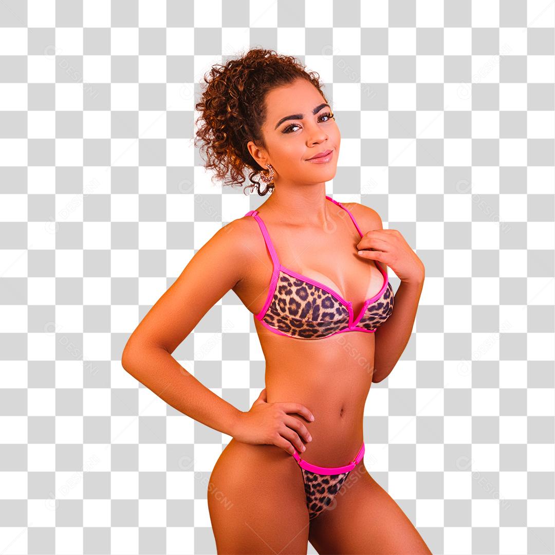 Mulher bonita com roupa de praia. Conceito de férias e verão