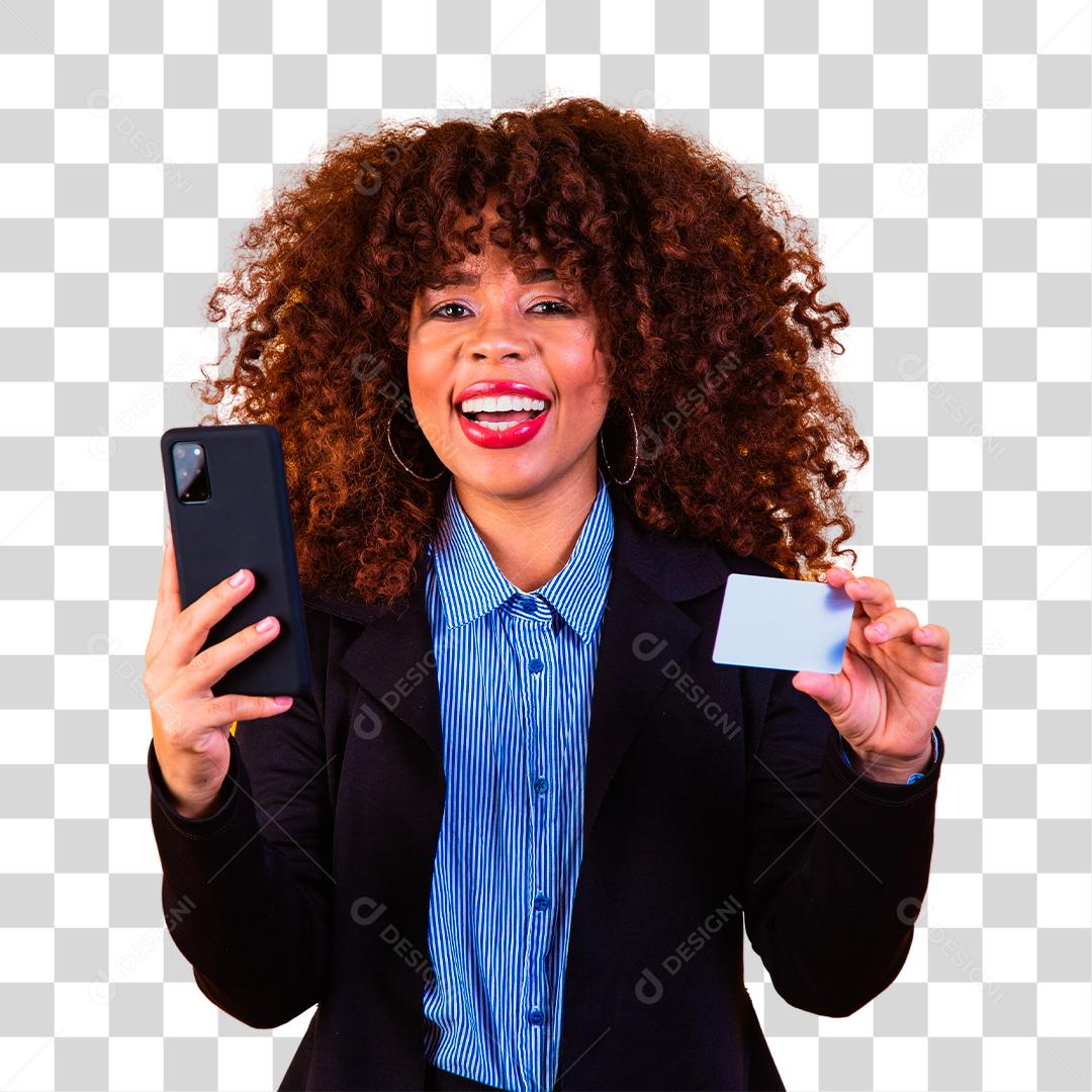 Mulher de negócios animada olhando para celular