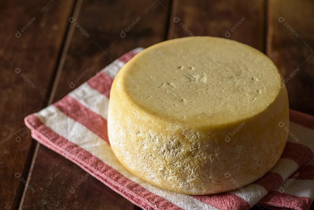 Queijos curados tradicionais da região do Cariri, nordeste do Brasil.