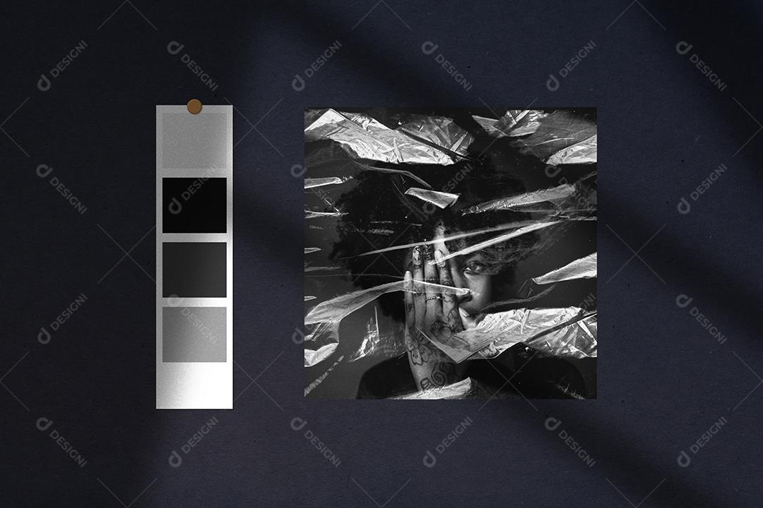 Mockup de Fotos em Papel rasgado Pendurado PSD Editável