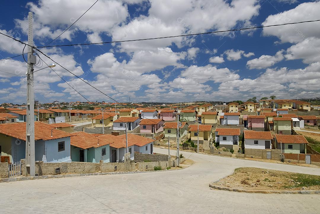 Casas populares construídas pelo governo brasileiro para população de baixa renda. Habitação.