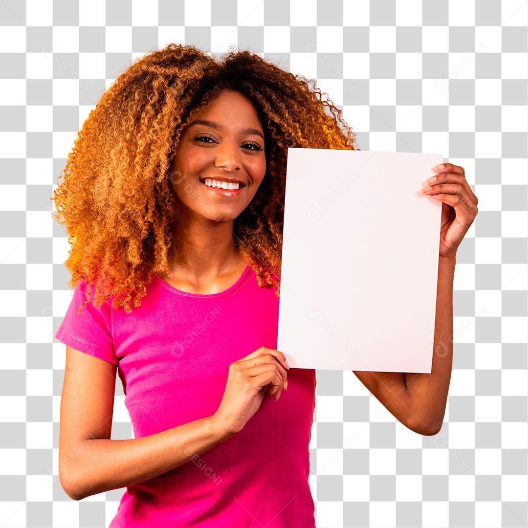 Mulher afro segurando cartolina branca