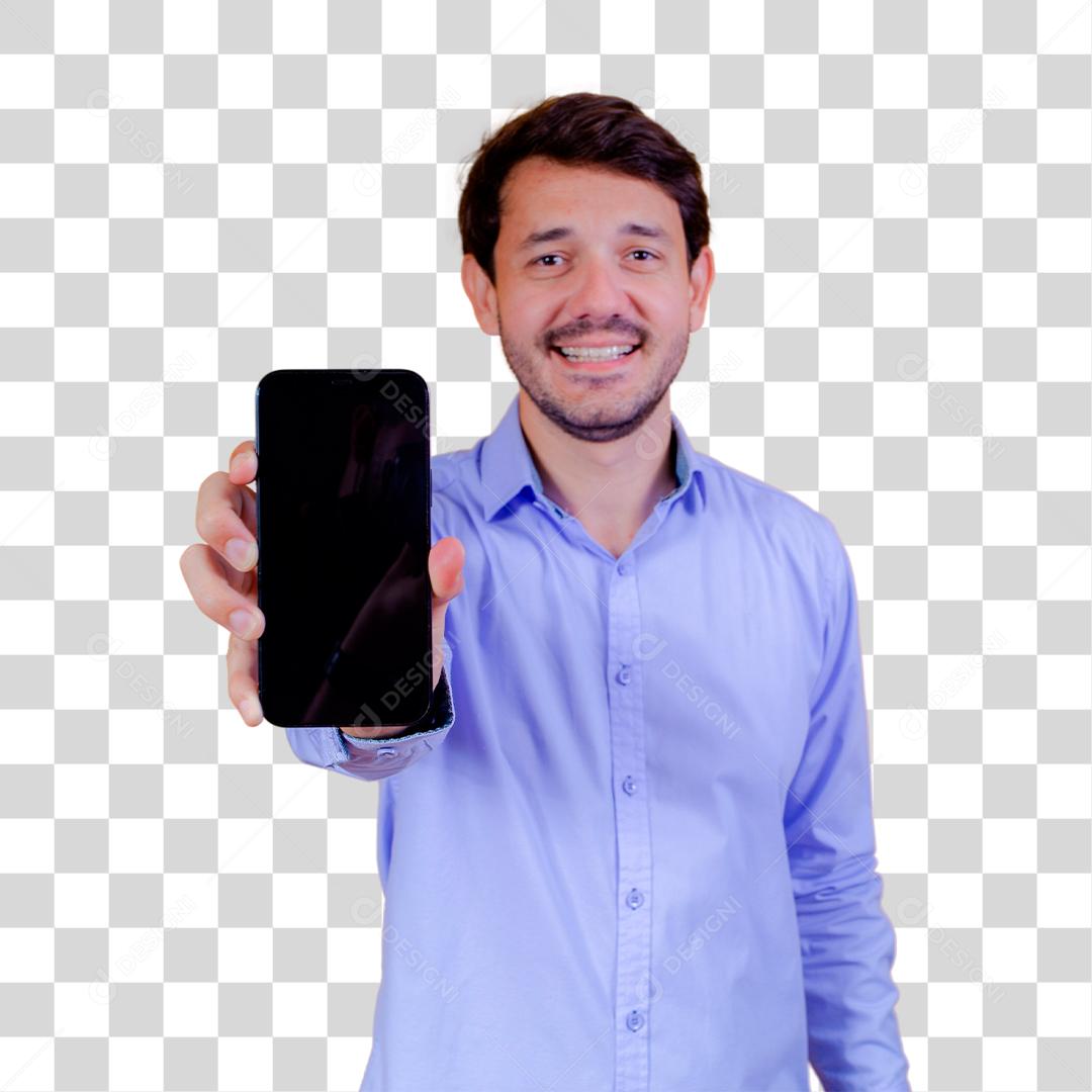 Homem com camisa social manga longa segurando celular