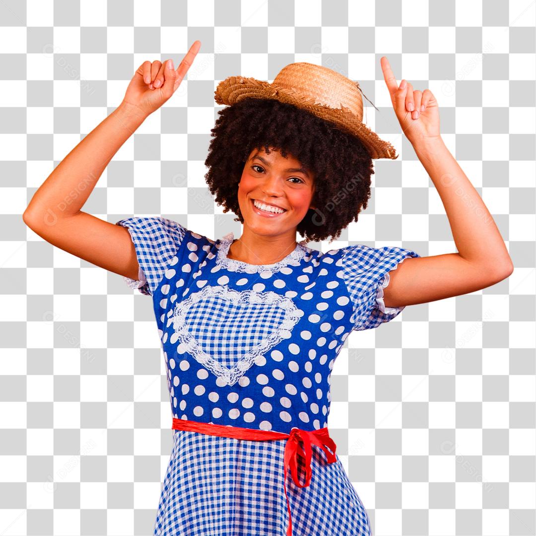 Mulher afro brasileira vestindo roupas típicas para a Festa Junina