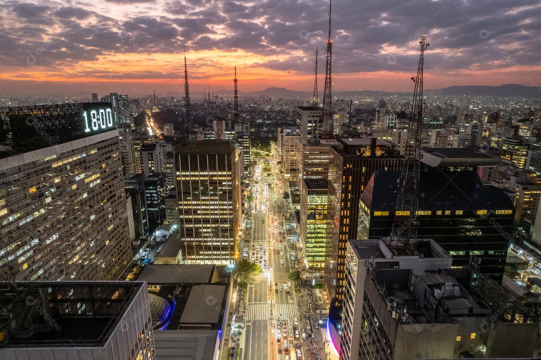 Vista aérea da Avenida Paulista (Avenida Paulista) na cidade de São Paulo, Brasil.