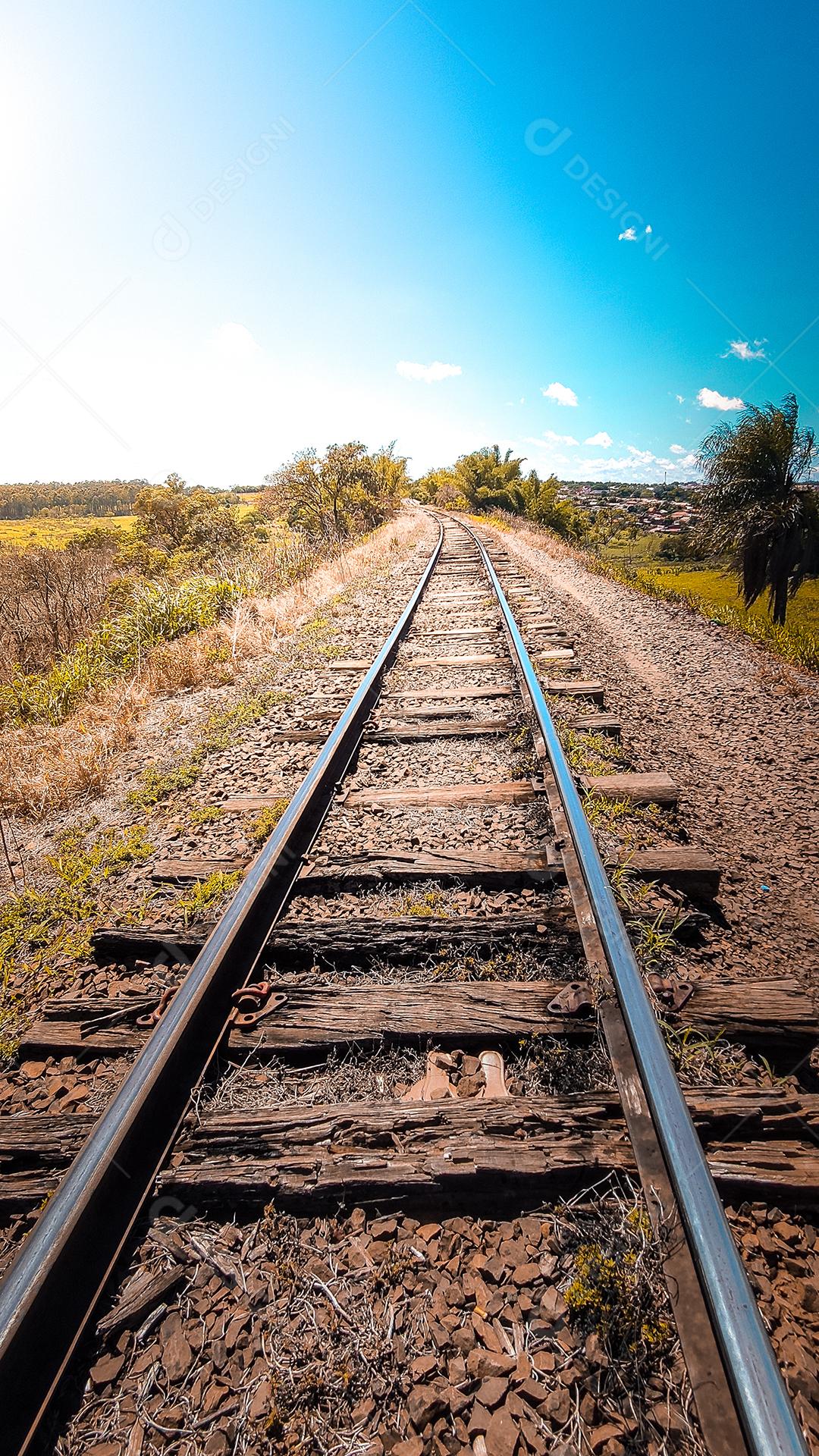 paisagem vertical linha de trem