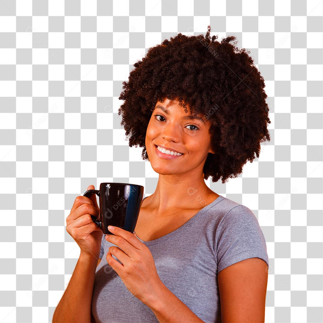 Mulher afro tomando chá