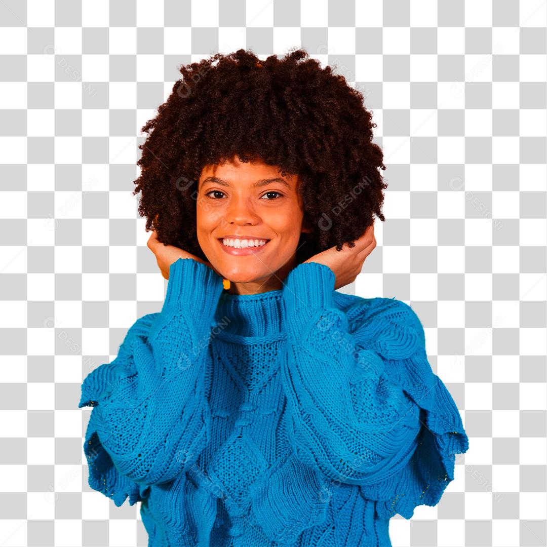 Mulher afro vestida para o inverno com moletom azul