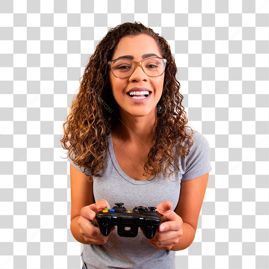 Mulher excitada jogando videogame