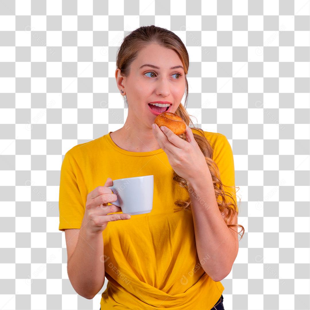 Jovem mulher caucasiana bebendo chá da tarde e comendo rosquinhas