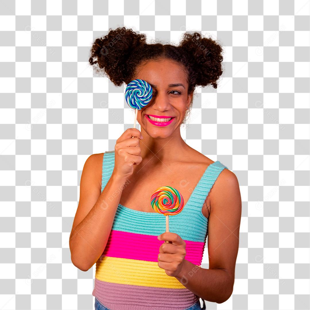 Linda Jovem Afro cobrindo um olho com um pirulito azul