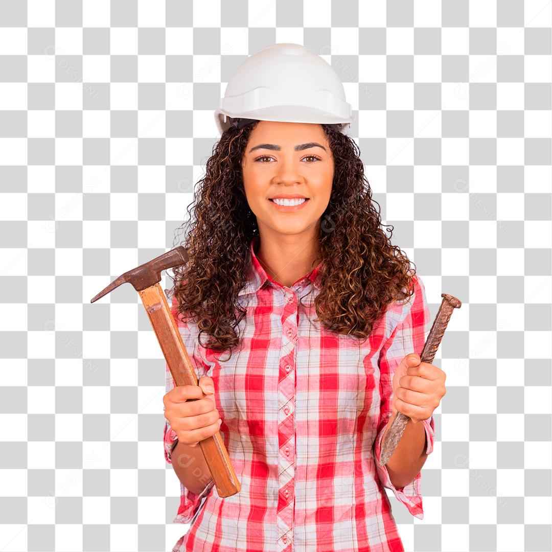Linda mulher segurando martelo usando capacete branco