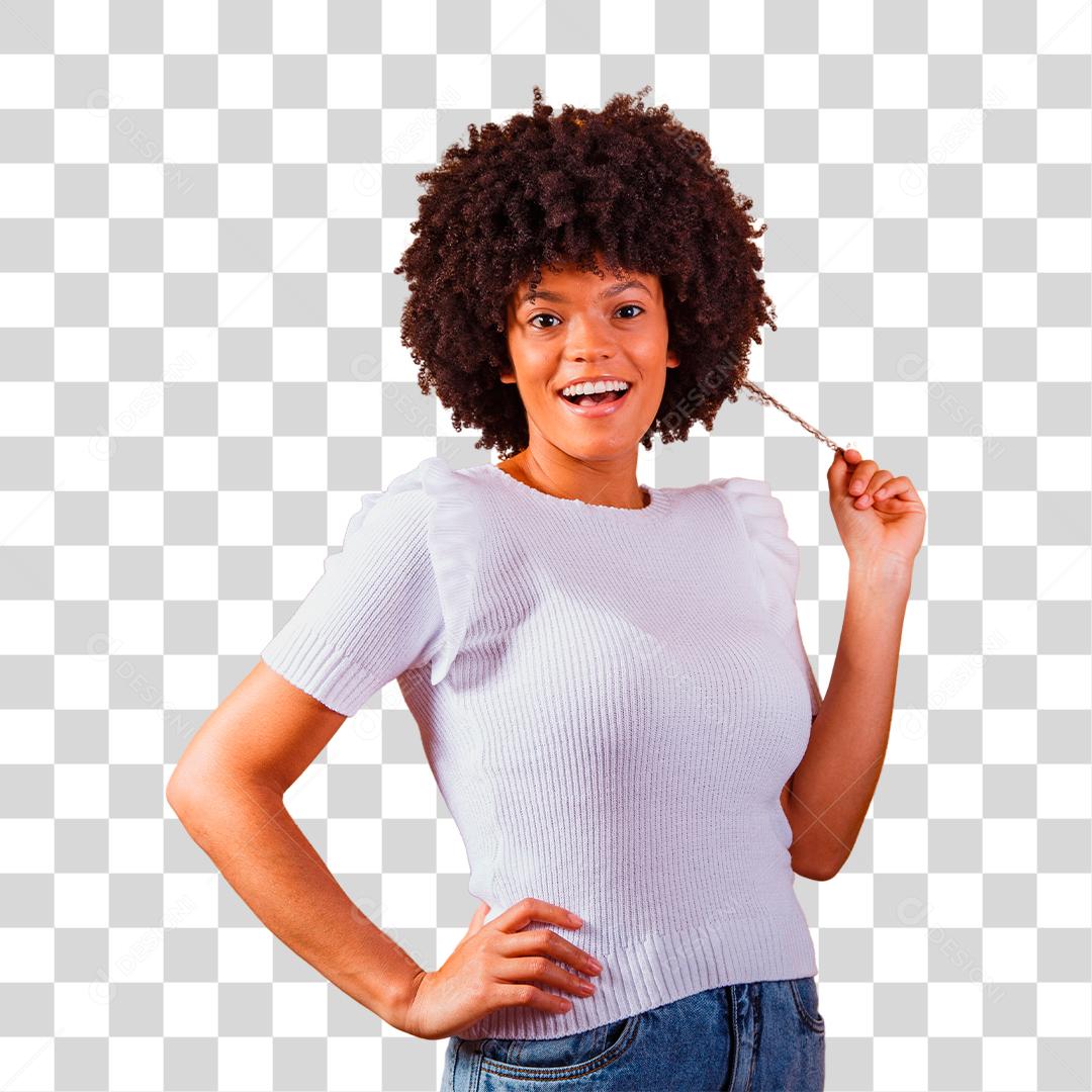 Mulher afro-americana com penteado afro e maquiagem