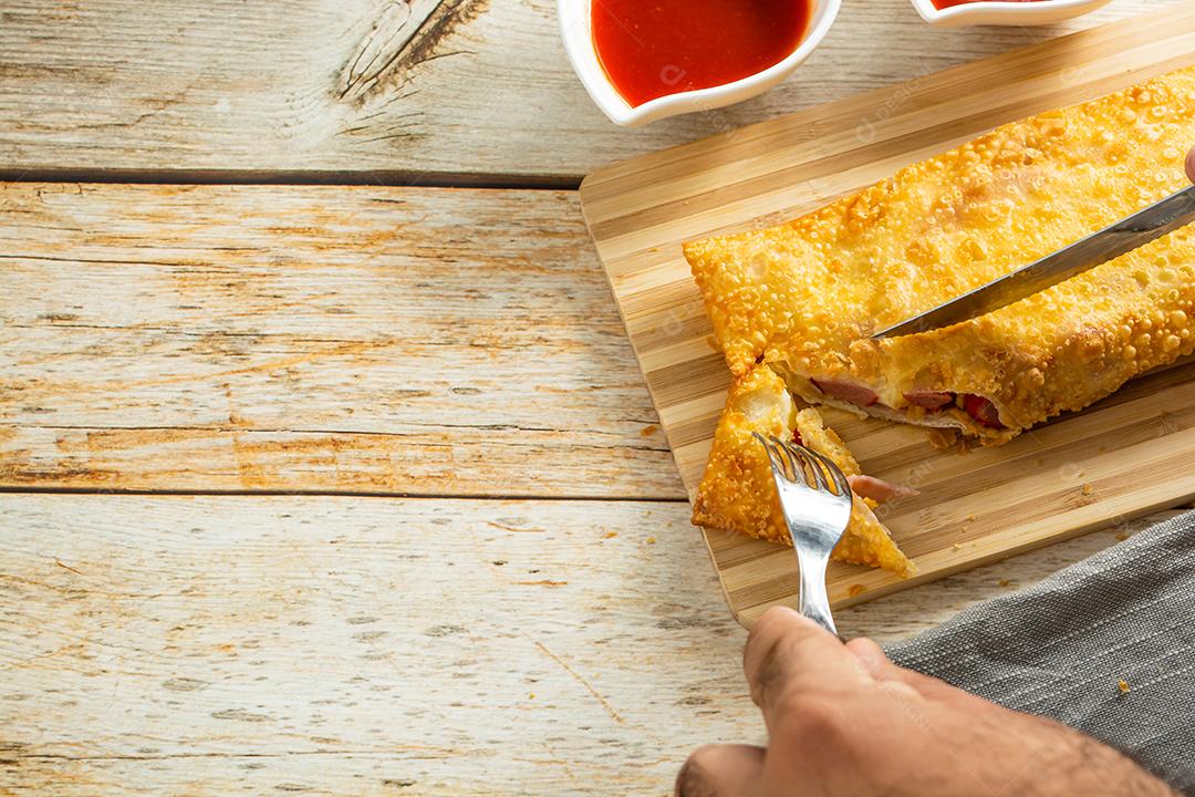 pastel de feira artesanal brasileiro