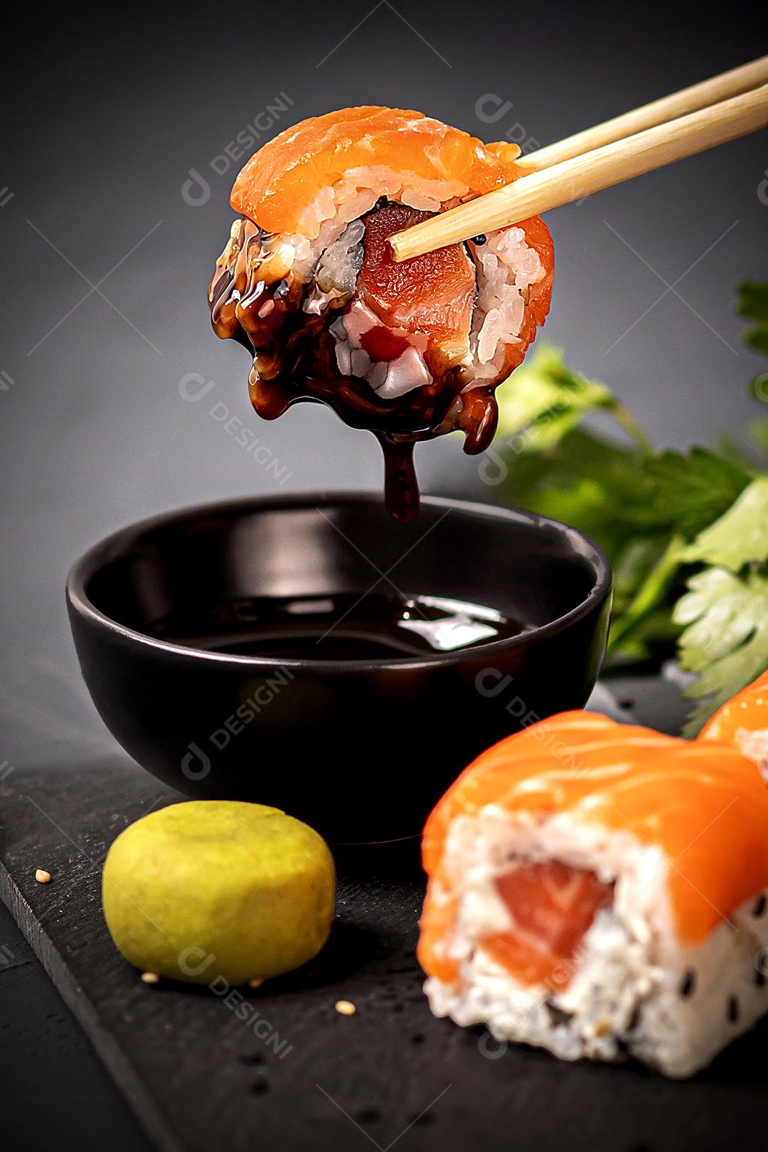 Culinária Japonesa. Sushi a la Carte comida japonesa temperos