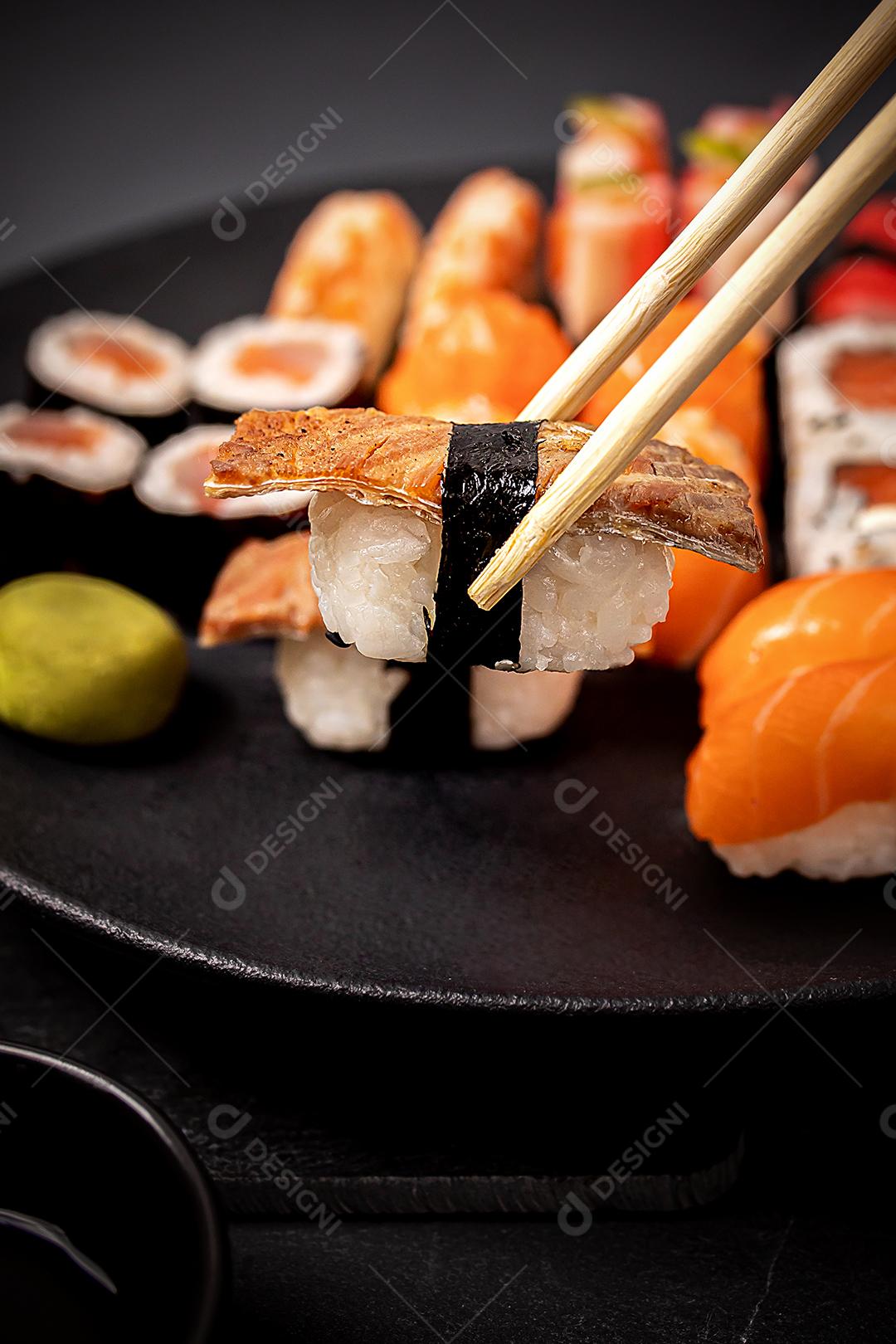 Culinária Japonesa. Sushi a la Carte comida japonesa temperos