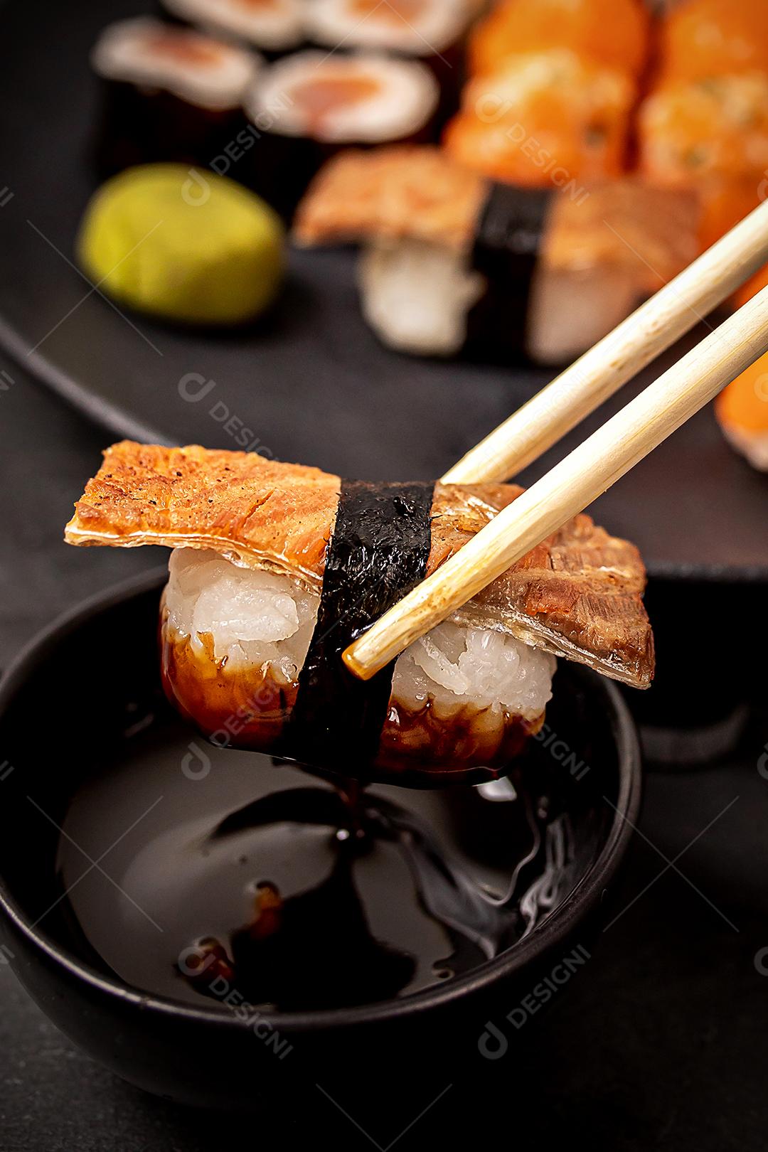 Culinária Japonesa. Sushi a la Carte comida japonesa temperos