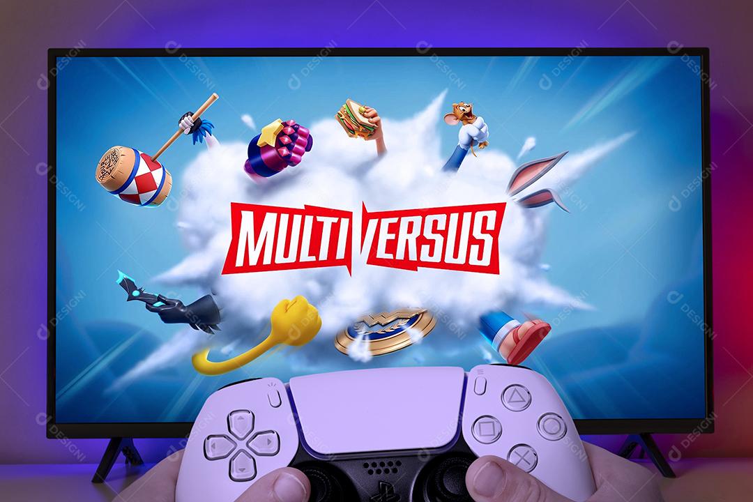 Menino jogando jogo Multiversus com controle de Playstation, 27 de julho de 2022, São Paulo, Brasil.