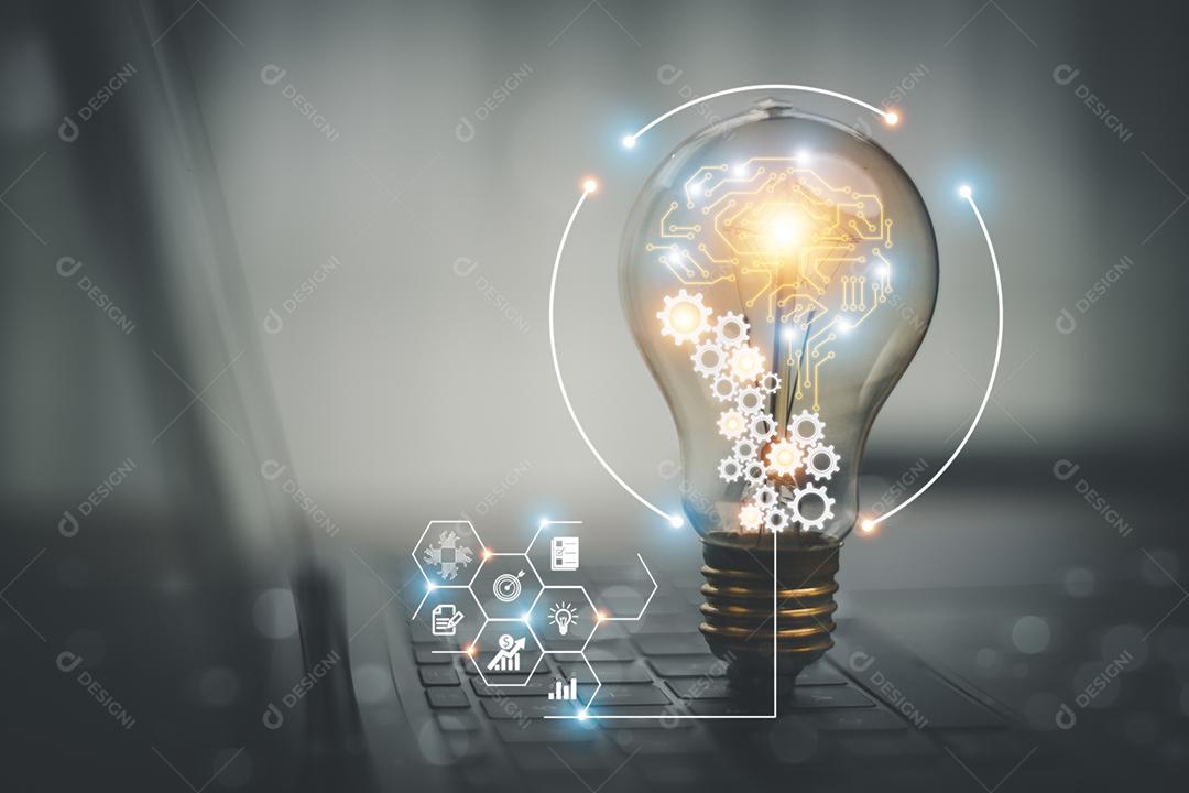 Lâmpada com cérebro dentro. O conceito da ideia de negócio.