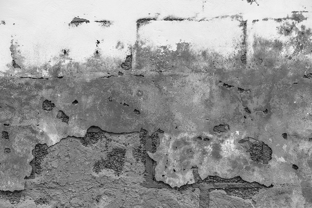 Velho muro de concreto em preto e branco, parede de cimento, parede quebrada, textura de fundo