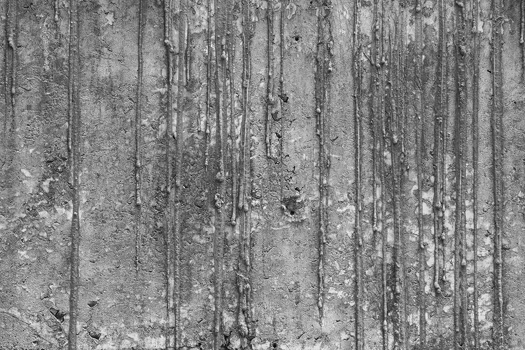 Velho muro de concreto em preto e branco, parede de cimento, parede quebrada, textura de fundo