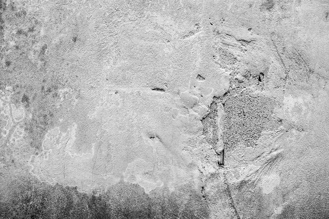 Piso de concreto antigo na cor preto e branco, cimento, quebrado, sujo, textura de fundo