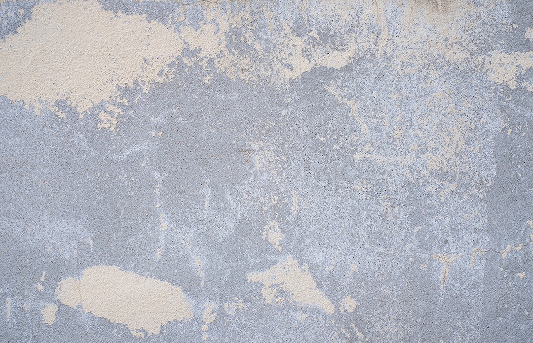 Velho muro de concreto em preto e branco, parede de cimento, parede quebrada, textura de fundo