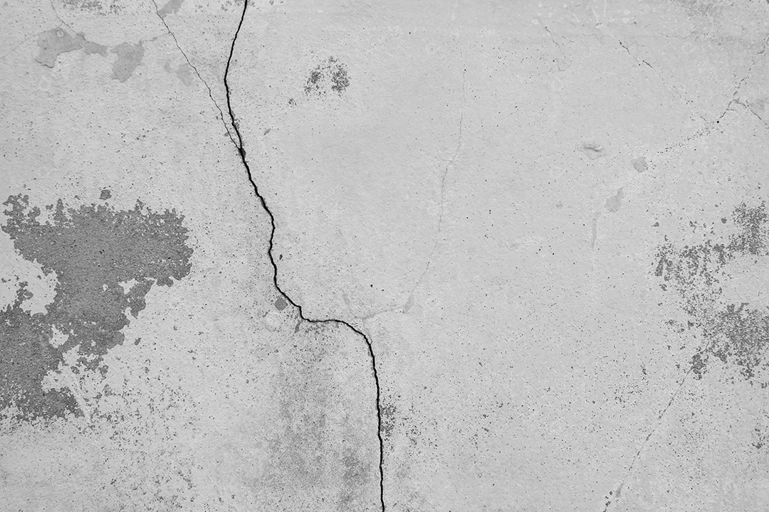 Velho muro de concreto em preto e branco, parede de cimento, parede quebrada, textura de fundo