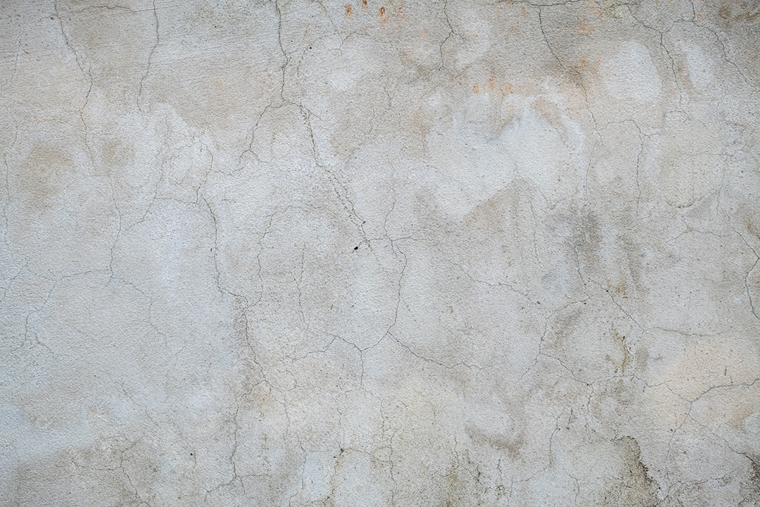 Velho muro de concreto em preto e branco, parede de cimento, parede quebrada, textura de fundo