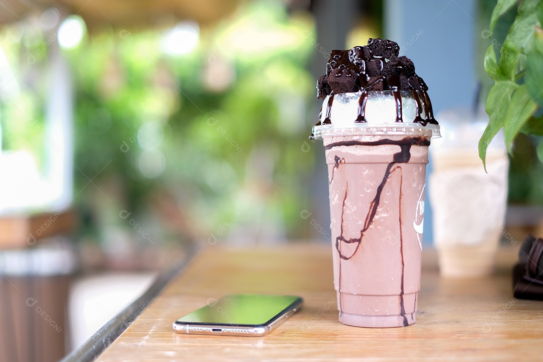 Milk Shake saboroso comida sobre uma mesa de sorveteria