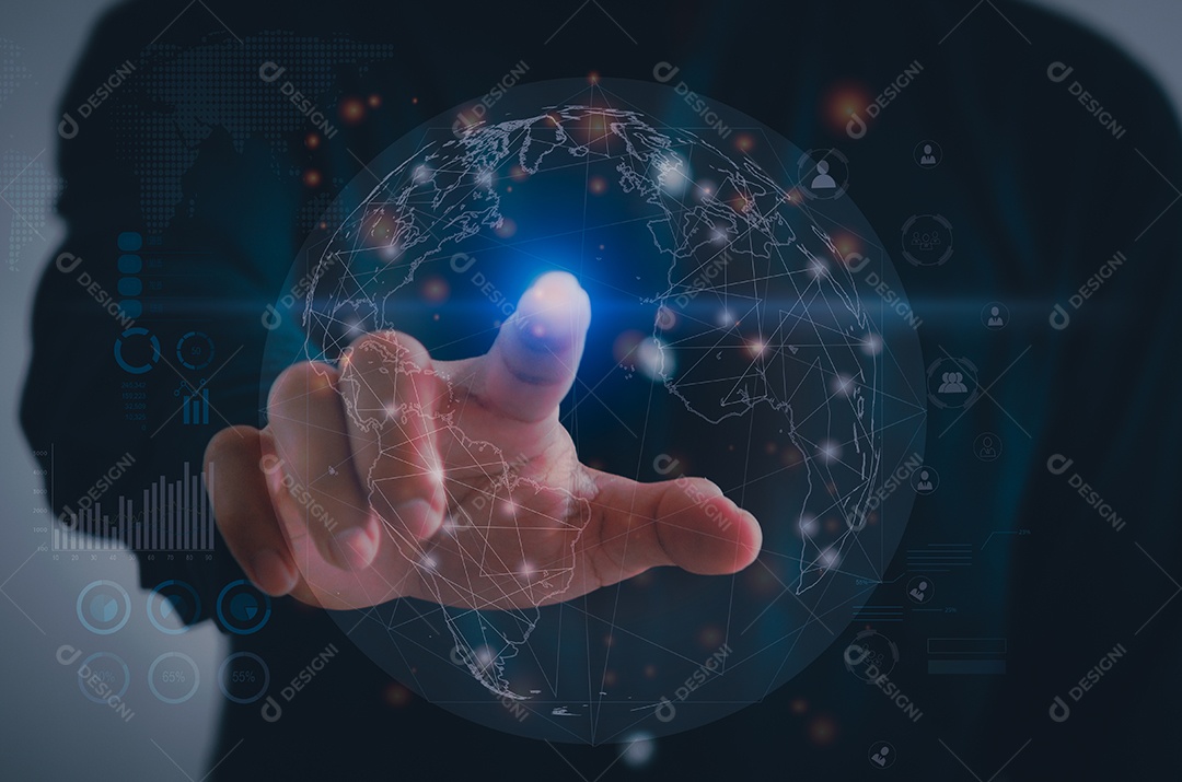 Comunicação digital e conceito de tecnologia virtual WEB 3.0 e metaverso. Mão toque globo internet.