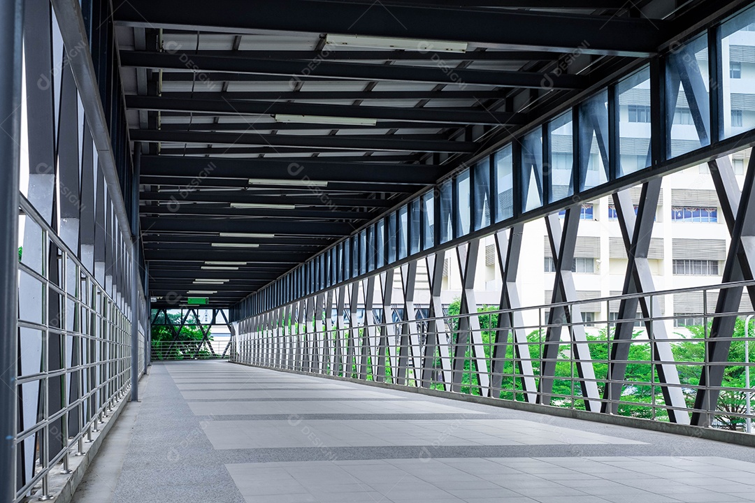 Ponte moderna a pé no hospital, conectar entre o edifício